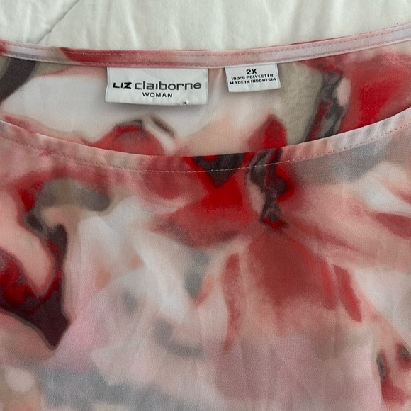 Liz Claiborne Multi-Color, Abstract Floral, 3/4 Cuffed Sleeve Blouse. Size 2X - Picture 6 of 10